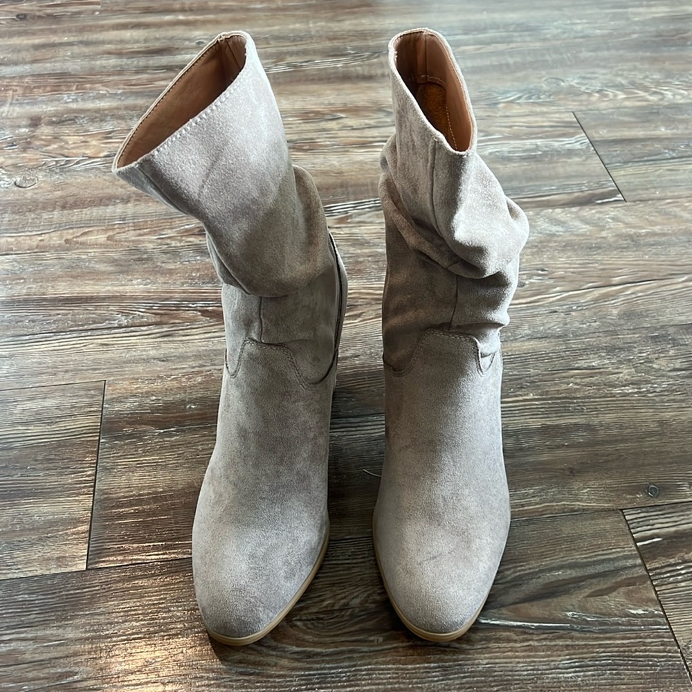 NEW - womens suede boots